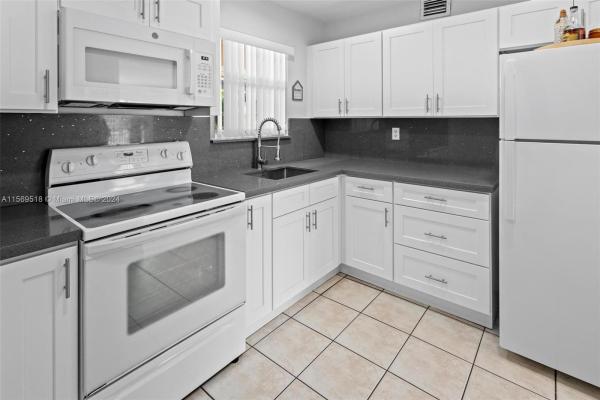Villas Of Miami Lakes, 7440 Miami Lakes Dr #F311, Miami Lakes, Florida 33014, image 2