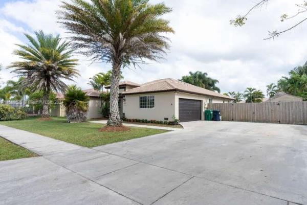 18914 SW 306th St, Unincorporated Dade County, Florida 33030, image 2