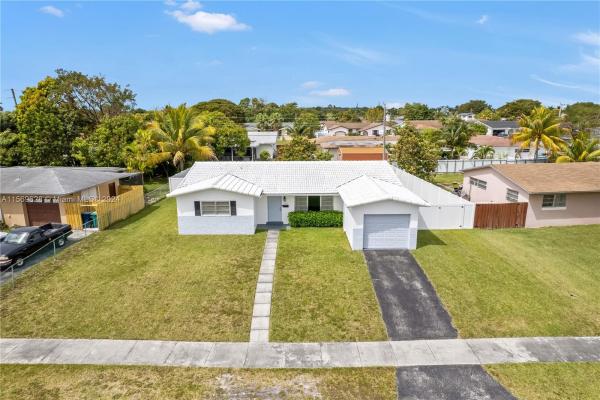 Fairway Lake South, 16242 SW 107th Ct, Palmetto Estates, Florida 33157, image 2