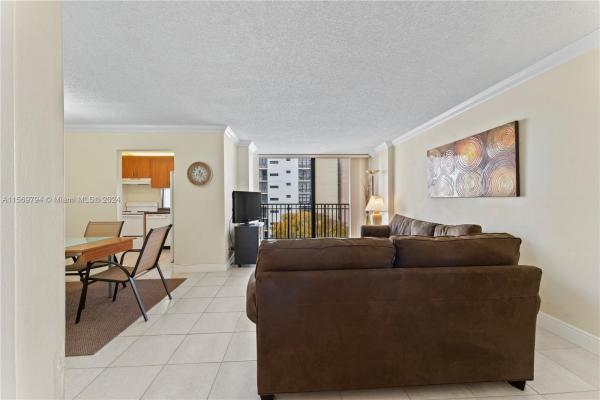 Plaza Of The Americas, 16909 N North Bay Rd #608, Sunny Isles Beach, Florida 33160, image 3