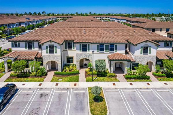 Coco Palm Villas At Isola, 11375 SW 250th Ter, South Miami Heights, Florida 33032, image 3