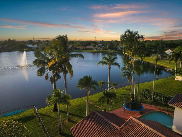 Oak Knoll Estates, 1661 E Oak Knoll Cir, Davie, Florida 33324, image 3