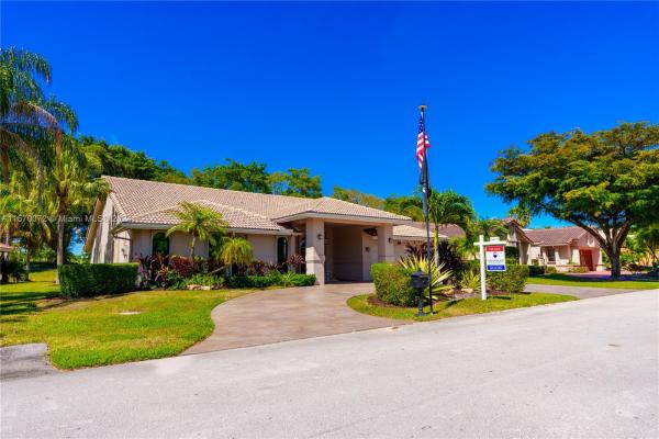 Les Chateaux At Woodmont, 7913 NW 83rd St, Tamarac, Florida 33321, image 1