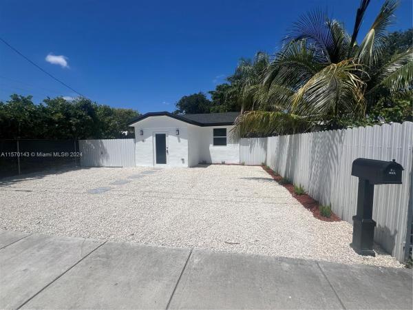 Lauraville Gardens, 3177 NW 42nd St, Brownsville, Florida 33142, image 3