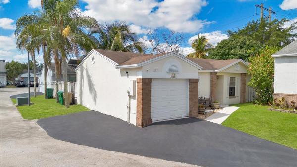 Brandywine, 515 Radford Ter, Davie, Florida 33325, image 2