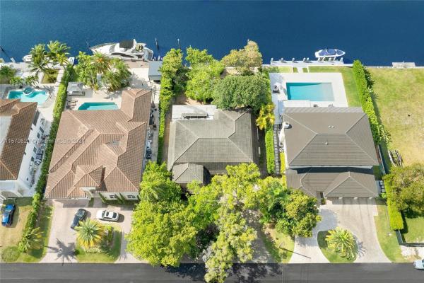Golden Isles, 467 Tamarind Dr, Hallandale Beach, Florida 33009, image 1