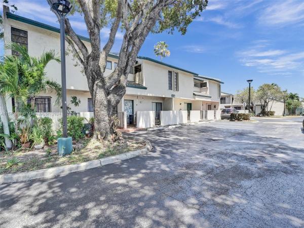 Sunset Condor, 10826 SW 72nd St #25, Kendall, Florida 33173, image 3