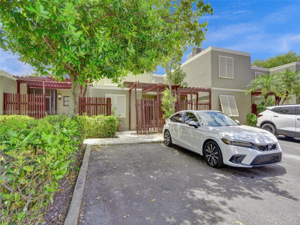 Villas West, 1140 Windward Dr #1140, Pembroke Pines, Florida 33026, image 1