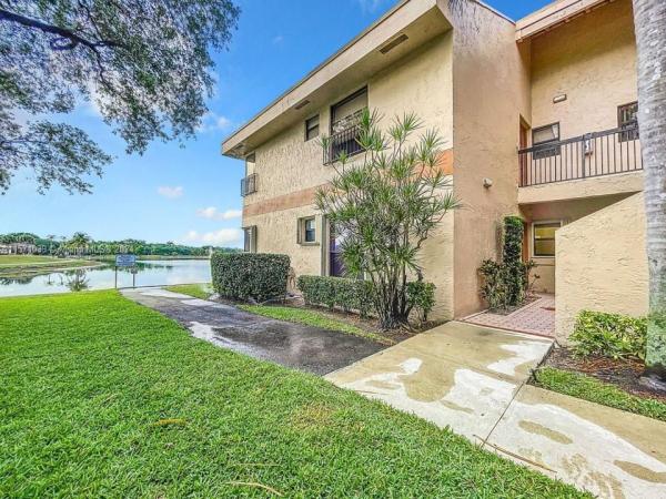 Applewood Village 2, 2853 S Carambola Cir S #19124, Coconut Creek, Florida 33066, image 1