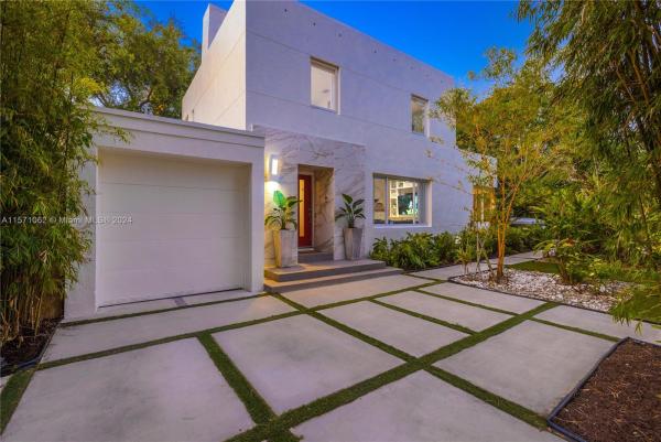 Grove Park, 1523 NW 8th Ter, Miami, Florida 33125, image 2