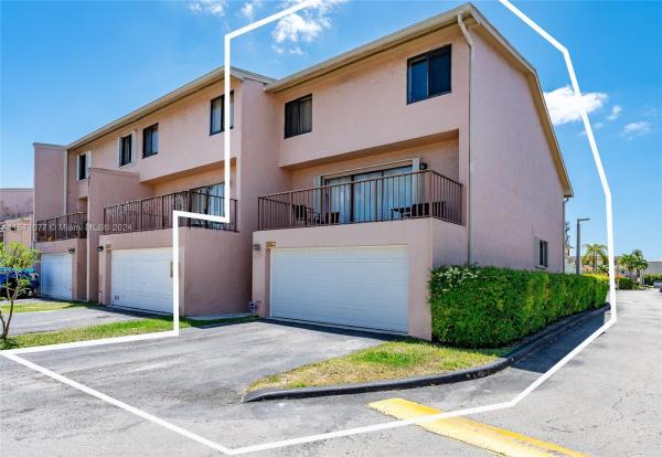 Suncrest Townhouses, 8661 SW 154th Cir Pl #1F, Kendall West, Florida 33193, image 2
