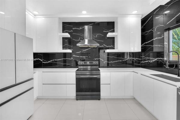 Hollywood Lakes, 1223 Polk St, Hollywood, Florida 33019, image 2