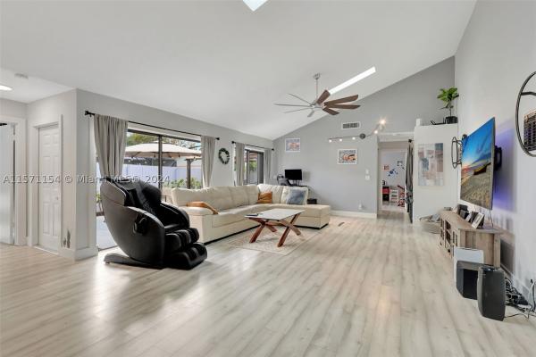 Barrwood, 8847 Thumbwood Cir #A, Boynton Beach, Florida 33436, image 2