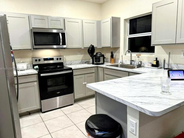 Keys Pointe, 432 NE 4th Ave, Florida City, Florida 33034, image 2