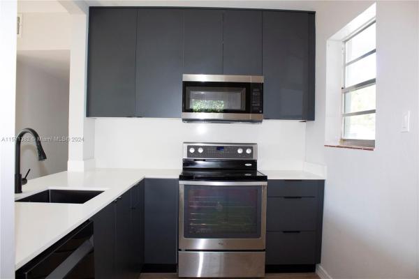 Westwood Lakes Residential, 11330 SW 47th Ter, Westwood Lakes, Florida 33165, image 2