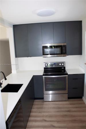 Westwood Lakes Residential, 11330 SW 47th Ter, Westwood Lakes, Florida 33165, image 3