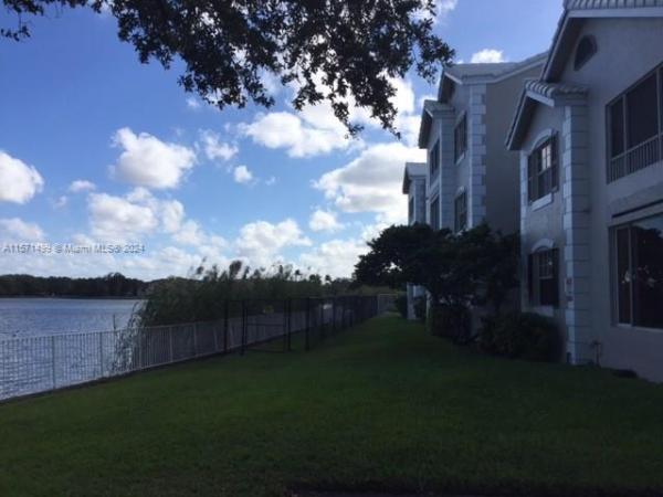 LakeView Club, 2803 N Oakland Forest Dr #110, Oakland Park, Florida 33309, image 1