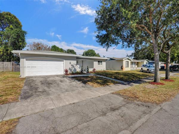 Boulevard Heights, 1313 N 74th Ter, Hollywood, Florida 33024, image 2