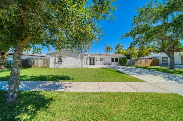 Bel Aire, 9373 SW 184th Ter, Cutler Bay, Florida 33157, image 2