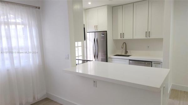 Emerson House, 1575 West Ave #9, Miami Beach, Florida 33139, image 1