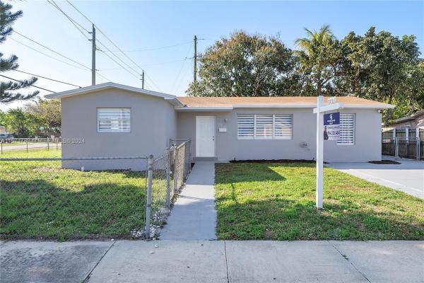 Gia Manor, 190 NE 173rd St, North Miami Beach, Florida 33162, image 1