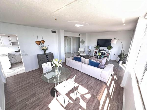 Majorca Towers, 11930 N Bayshore Dr #508, North Miami, Florida 33181, image 2