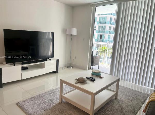 The Club At Brickell Bay, 1200 Brickell Bay Dr #1521, Miami, Florida 33131, image 3