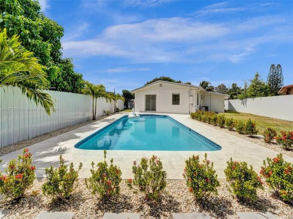 Lauderdale Villas, 1161 NW 15th St, Fort Lauderdale, Florida 33311, image 1