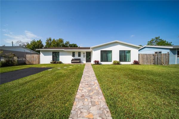 Point Royale, 10210 SW 194th St, Cutler Bay, Florida 33157, image 1