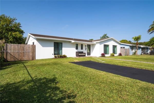 Point Royale, 10210 SW 194th St, Cutler Bay, Florida 33157, image 3