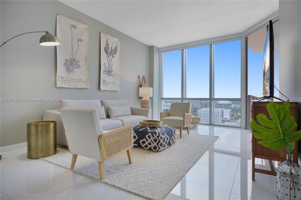 Paramount Miami Worldcenter, 851 NE 1st Ave #3006, Miami, Florida 33132, image 3