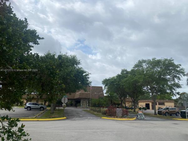 Villas At Carriage Hills Lakeside, 310 Cambridge Rd #4-36, Hollywood, Florida 33024, image 3
