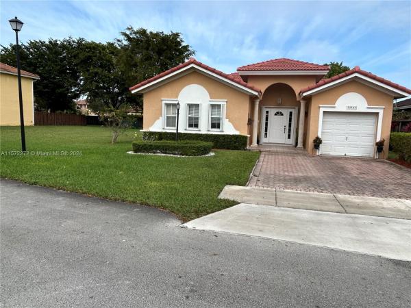 Twin Lake Shores Central, 13165 SW 142nd Ter, Three Lakes, Florida 33186, image 2