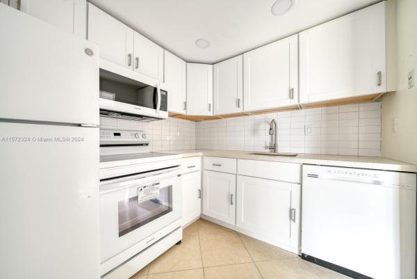 Montecarlo, 496 NW 165th St Rd #D316, Golden Glades, Florida 33169, image 1