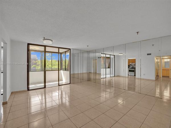 Cedar Glenn, 671 NE 195th St #428E, Ives Estates, Florida 33179, image 3