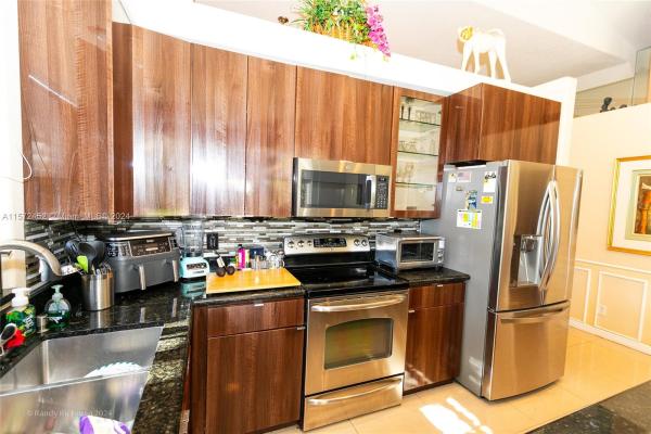 Embassy Place, 10418 Brasilia St, Cooper City, Florida 33026, image 2