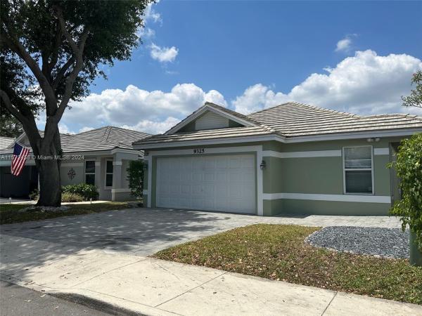 Arborwood, 9325 Arborwood Cir, Davie, Florida 33328, image 2