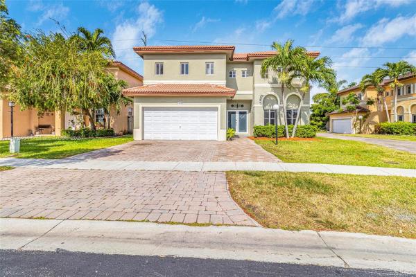 Cristys Homestead, 1390 NE 41st Pl, Homestead, Florida 33033, image 3