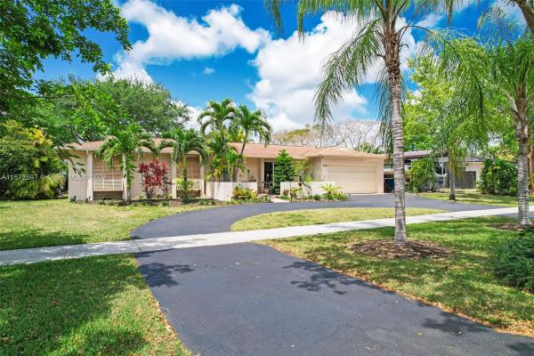 Pine Shore, 12840 SW 112th Ave, Kendall, Florida 33176, image 1