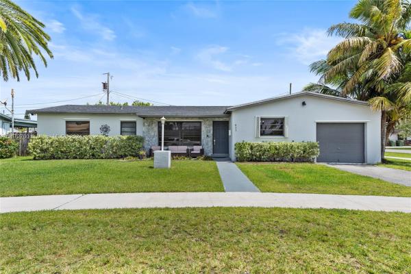 King Robert, 611 NW 17th St, Homestead, Florida 33030, image 1