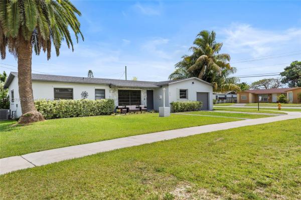 King Robert, 611 NW 17th St, Homestead, Florida 33030, image 3