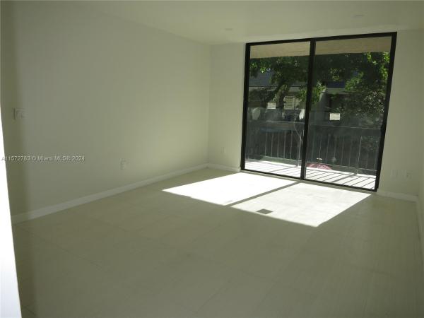 Captiva Lakes Villas, 8309 SW 142nd Ave #H-210, Kendale Lakes, Florida 33183, image 3
