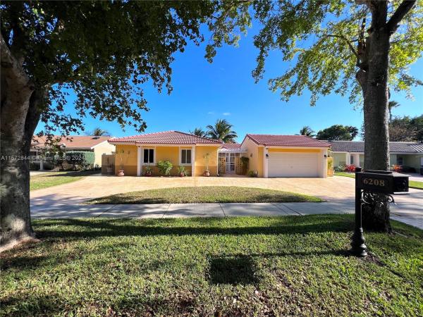 Country Lake Manors, 6208 NW 194th St, Hialeah, Florida 33015, image 3