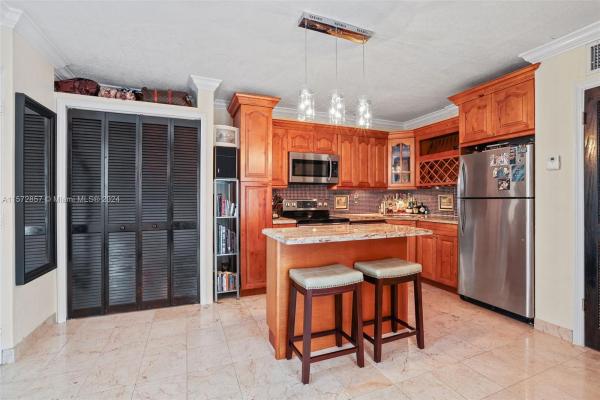Golden House, 1340 Lincoln Rd #209, Miami Beach, Florida 33139, image 2