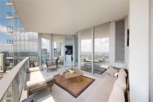 Paramount Miami Worldcenter, 851 NE 1st Ave #3604, Miami, Florida 33132, image 1