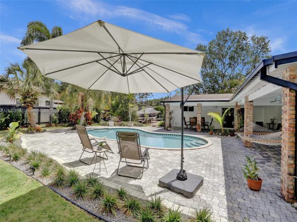 Royal Palm Estates, 8195 SW 142nd Ter, Palmetto Bay, Florida 33158, image 1