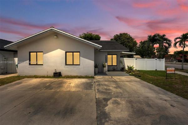 Lakes Of Palm Springs, 16898 NW 70th Ave, Country Club, Florida 33015, image 1