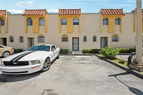 Deer Park Townhouses, 11 Olive Dr #H, Hialeah, Florida 33010, image 1