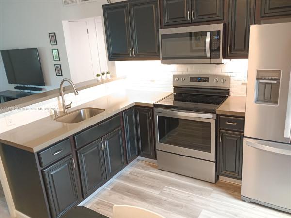 Aesthetic Apartments, 1942 N Johnson St, Hollywood, Florida 33020, image 3