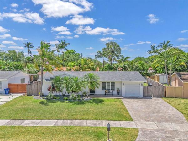 Devon Aire Estates, 10804 SW 124th Pl, The Crossings, Florida 33186, image 2